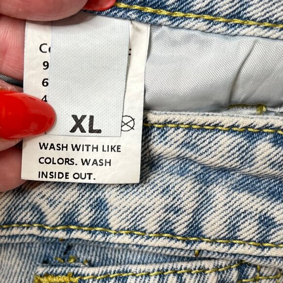 Pearl Embellished Light Wash High-Waisted Denim Jeans XLarge - Picture 4 of 8